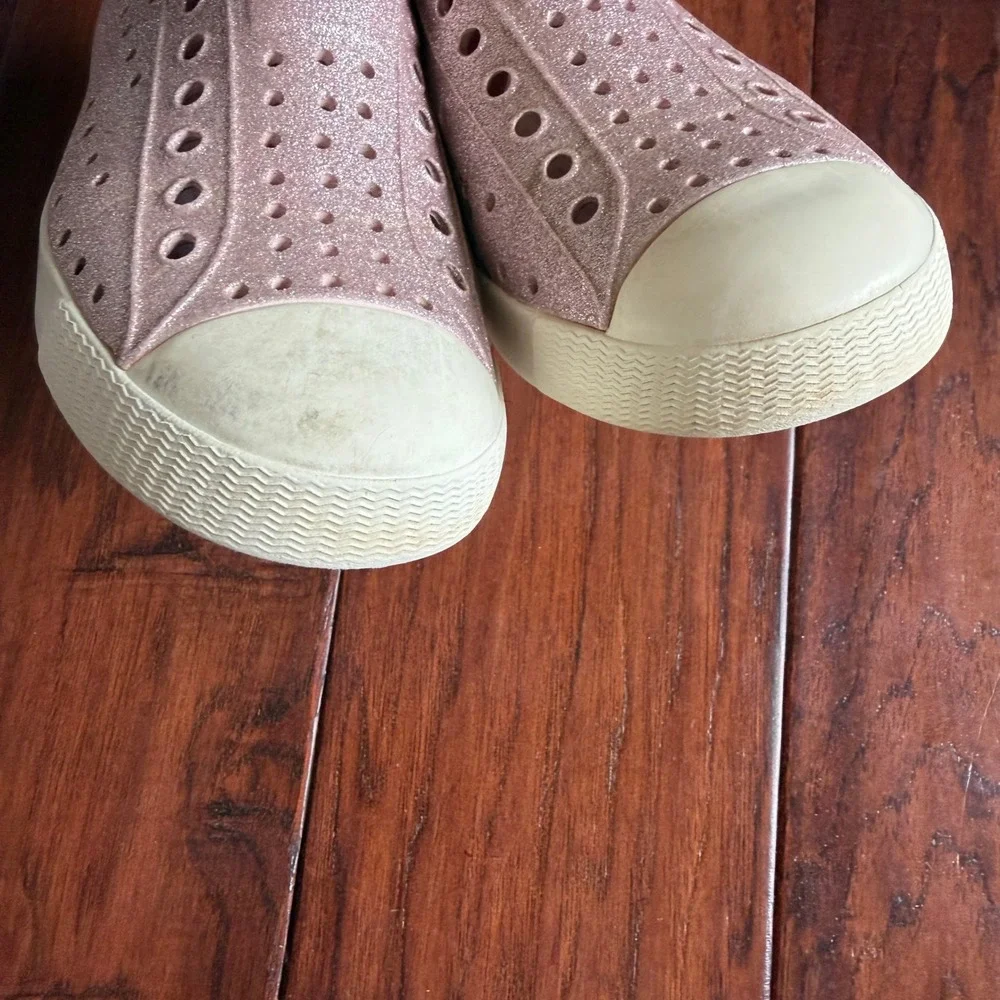 Native Jefferson Slip On Shoes Kids C12 Pink Glitter Sparkly Play Beach READ